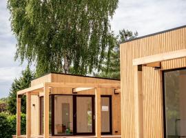 Lodge by Rhine with Stunning Water Views，位于威尔的酒店