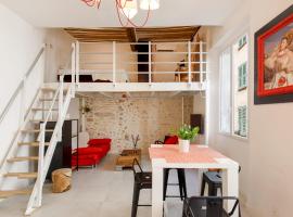 Superb air-conditioned loft in the heart of Viel Antibes，位于昂蒂布的酒店