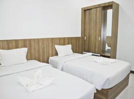 Hotel Bhakti Syariah，位于巴东的酒店