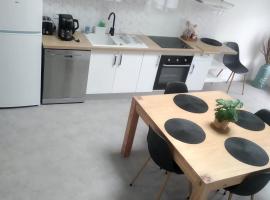 Appartement cosy proche du Puy De Dôme，位于Saint-Genès-Champanelle的酒店