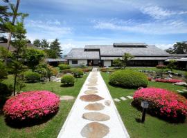 森林湖餐厅旅馆，位于诹访市的酒店