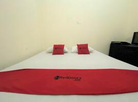 RedDoorz near GOR Lagaligo Palopo，位于Palopo的酒店