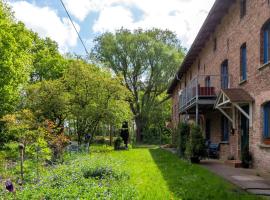 Ferienwohnung im Landhaus Neparmitz，位于坡瑟利特兹的酒店