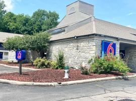 Studio 6 Suites Dayton OH Englewood，位于代顿的酒店