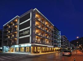 Haikos Hotel，位于卡拉马塔卡拉马塔卡拉马塔机场 - KLX附近的酒店