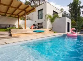 Villa modern Super-Cannes heated Pool, Parking, CLIM, 7 min to Cannes Beach