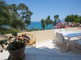 APPARTEMENT TERRASSE La Citadelle Appartements Saint Florent，位于圣弗洛朗的家庭/亲子酒店