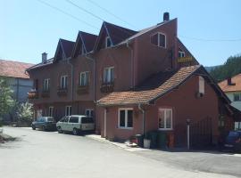 Motel Lovac，位于Štrpce的酒店