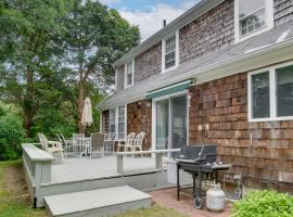 1 Mi to Marina Hyannis Home with Furnished Deck