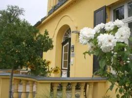 Gutshaus mit Seeblick - ökologisch & nachhaltig