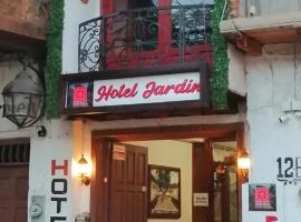 Hotel Jardín，位于Erongarícuaro的酒店