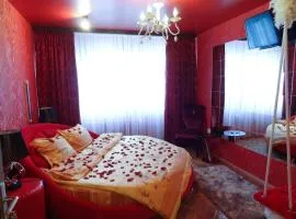 Amour Rouge Suite (Adults Only)