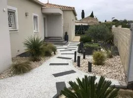 Villa moderne piscine privée calme soleil près de Nîmes