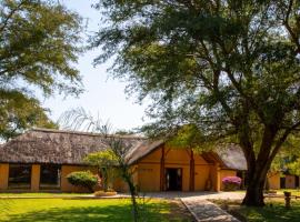 Kayova River Lodge，位于Ndiyona绿荫树野餐点附近的酒店