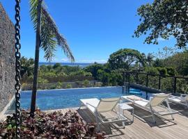 Villa lagoon view Baie du cap bel ombre，位于Baie du Cap的高尔夫酒店