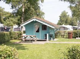 Camping Kleine Belterwijde, Trekkershut，位于Belt-Schutsloot的酒店