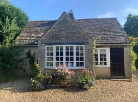 The Cottage Hankerton Priory，位于Hankerton的酒店