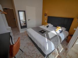 Logis Hôtel & Restaurant - Les Hauts de Montreuil，位于蒙特勒伊的酒店