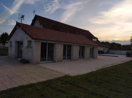 Chez Marmotte，位于Creuzier-le-Neuf的酒店