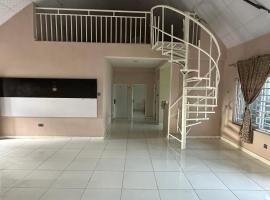 Kams Lodge Broadview, Idu，位于Furah的酒店