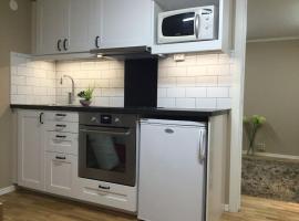 Egen lägenhet i charmig miljö i Linköping V，位于Vikingstad的酒店