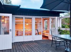 Holiday home INGARÖ VI，位于Grönskan的酒店