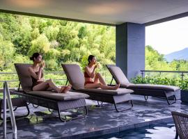 Urari Takeo Garden Terrace Spa Resorts，位于武雄市的酒店