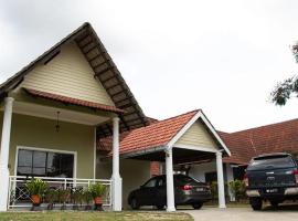 Poolhomestay Raudhah Intan，位于Kampong Alor Gajah的度假屋
