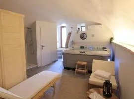 Gîte de charme Haut de Gamme avec Jacuzzi et Sauna privatifs