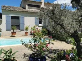 Chambre dans verdure Provençale