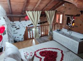Casa rural La calleja de las hurdes TRCC00555，位于Sauceda的酒店