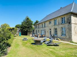 Domaine du Panorama - gîte 14 personnes (jacuzzi)，位于Montbavin的酒店