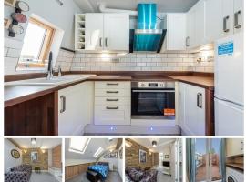 Newly Refurb Period 1-Bed Apartment with Roof Terrace, 47 sqm-500 sqft, in Putney near River Thames，位于伦敦克拉文农场附近的酒店