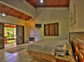 Canto da Enseada Eco Resort，位于纳扎雷保利斯塔的酒店