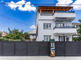 Apartments and rooms by the sea Pakostane, Biograd - 18426，位于帕科坦的住宿加早餐旅馆