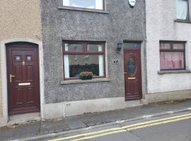 Beautiful 2-Bed House in Larne with free parking，位于拉恩的度假屋