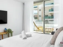 דירת סטודיו עם מרפסת במתחם סי סייד - By Edomlux