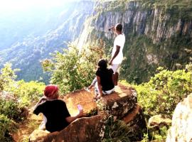 10 guest stay in the mountains of Nyanga!，位于Juliasdale的酒店