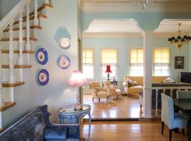 3BR Venetian-style Villa in Mytilene City Centre，位于米蒂利尼的酒店