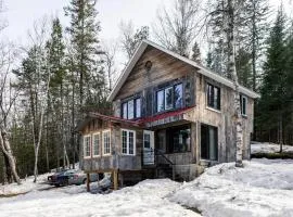 Charming Cottage In a Peaceful Forest & Calm River