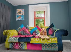 Tig Cottage - a rural, quirky, pet friendly 2 bedroom cottage near Ballantrae，位于巴伦特雷的酒店