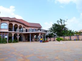 OSAAH LODGE，位于库马西的酒店