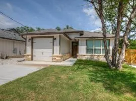 Pristine 3-bedroom Home Near Canyon Lake!