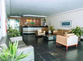 Hotel Equinocios Executive，位于巴卡雷纳的酒店