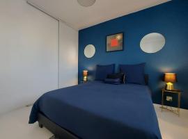 LE CHIC ETHNIC DREUX 52m2 - 50 MIN DE PARIS - PARKING GRATUIT，位于德勒的酒店