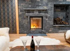 Luxury suite with Sauna and Spa Bath - Elkside Hideout B&B