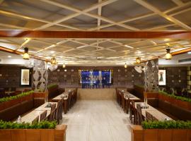 Golden Hut, Derabassi，位于Dera Bassi的酒店