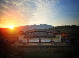 永定土楼福裕楼常棣客栈，位于永定的住宿加早餐旅馆