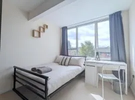 Guest Rooms Near City Centre & Dock Free Parking