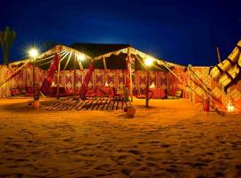 Camp Sahara Dunes，位于姆哈米德的豪华帐篷营地